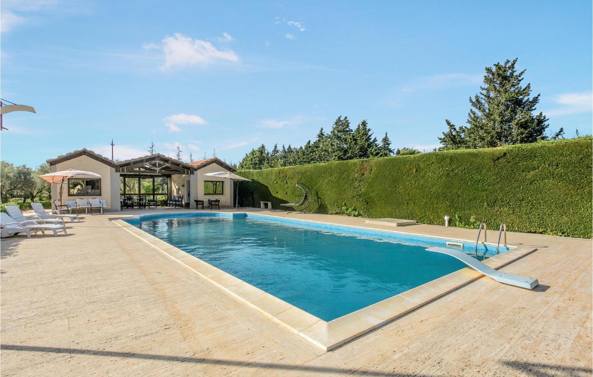 Lovely In With House A Panoramic View Comiso